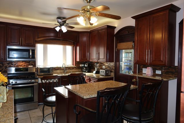 9766 S Prospect Avenue, Chicago, IL 60643