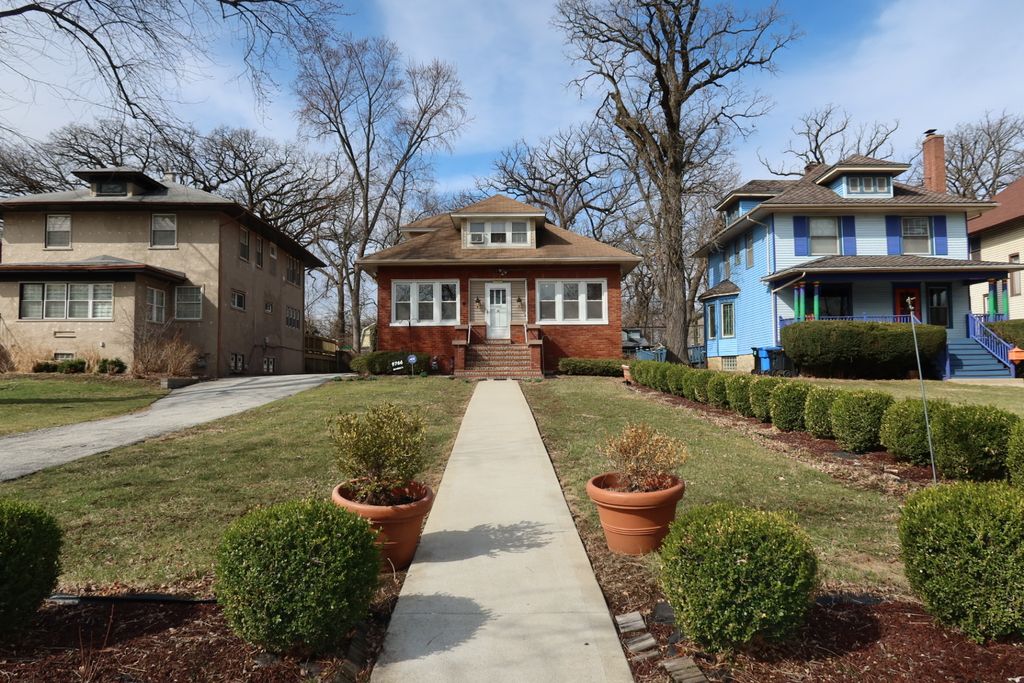 9766 S Prospect Avenue, Chicago, IL 60643