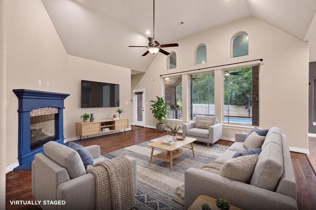 24 Camden Oaks Lane, Montgomery, TX 77356
