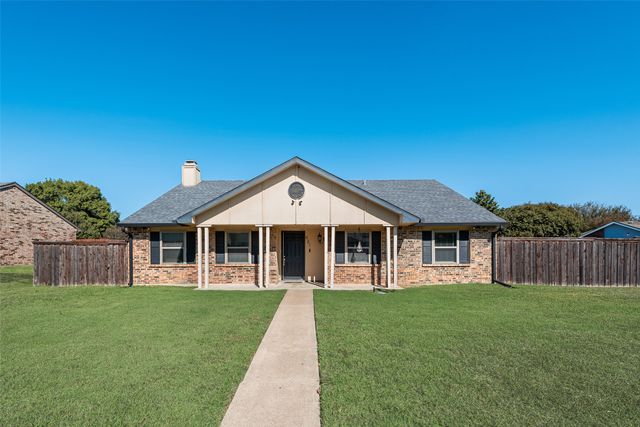 921 Granite Lane, Desoto, TX 75115