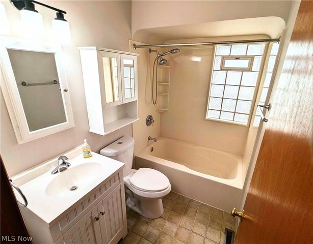 3207 Wellington Avenue, Parma, OH 44134