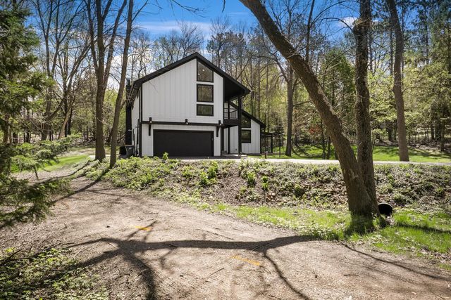 6145 Apple Road, Shorewood, MN 55331