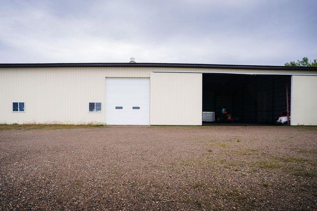3853 91st Avenue SE, Jamestown, ND 58401