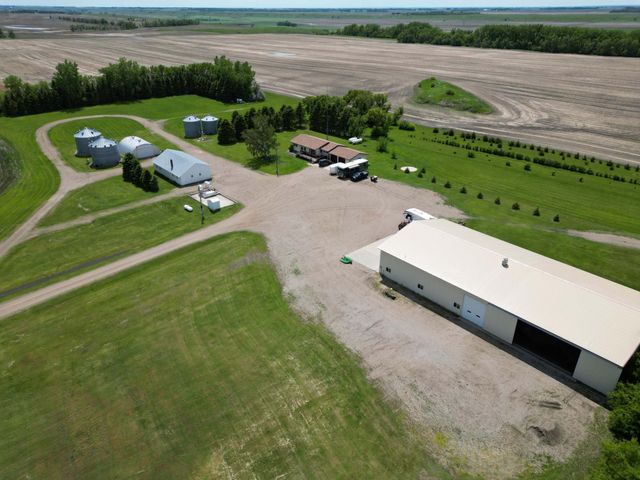 3853 91st Avenue SE, Jamestown, ND 58401