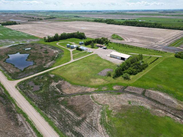 3853 91st Avenue SE, Jamestown, ND 58401