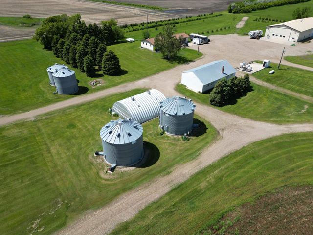 3853 91st Avenue SE, Jamestown, ND 58401