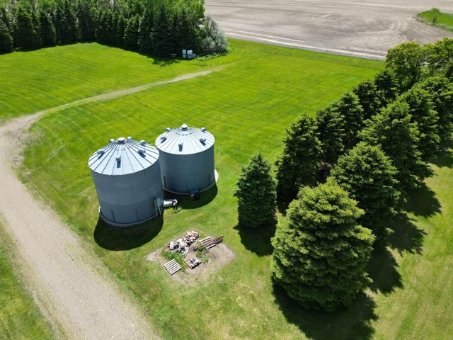 3853 91st Avenue SE, Jamestown, ND 58401