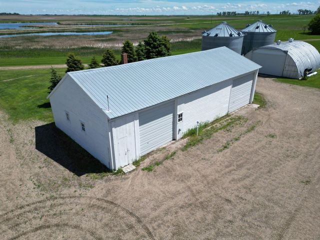 3853 91st Avenue SE, Jamestown, ND 58401