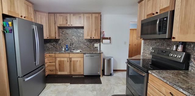 3853 91st Avenue SE, Jamestown, ND 58401