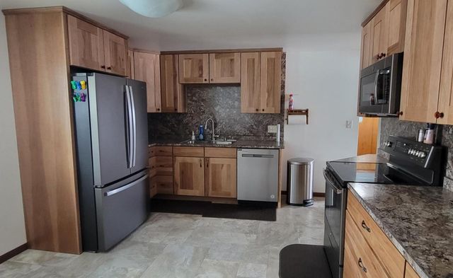 3853 91st Avenue SE, Jamestown, ND 58401