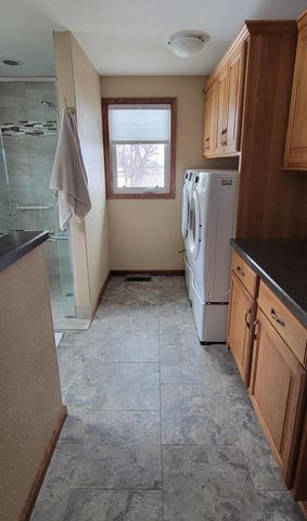 3853 91st Avenue SE, Jamestown, ND 58401