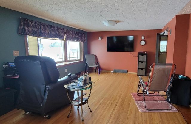 3853 91st Avenue SE, Jamestown, ND 58401