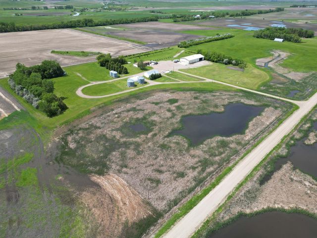 3853 91st Avenue SE, Jamestown, ND 58401