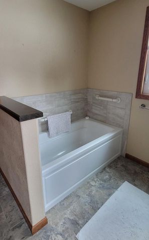 3853 91st Avenue SE, Jamestown, ND 58401