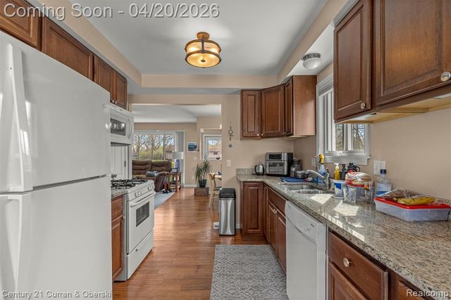 26388 Ann Arbor Trail, Dearborn Heights, MI 48127