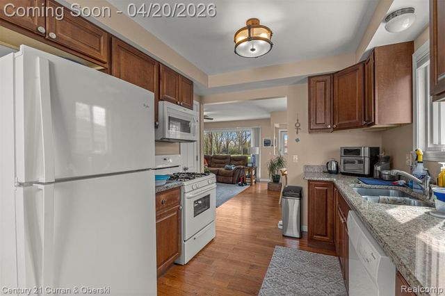 26388 Ann Arbor Trail, Dearborn Heights, MI 48127