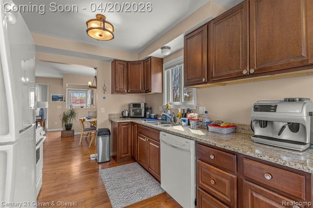 26388 Ann Arbor Trail, Dearborn Heights, MI 48127