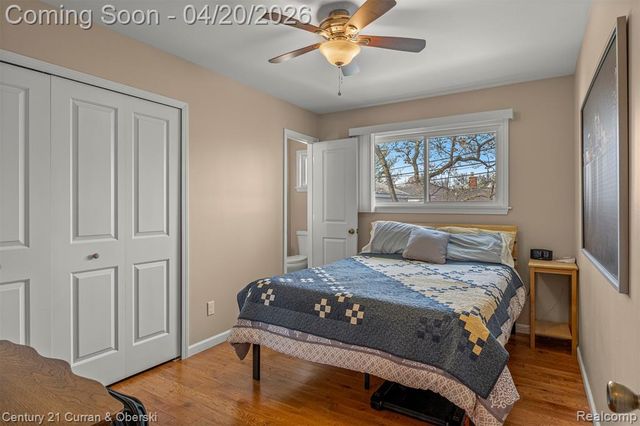 26388 Ann Arbor Trail, Dearborn Heights, MI 48127