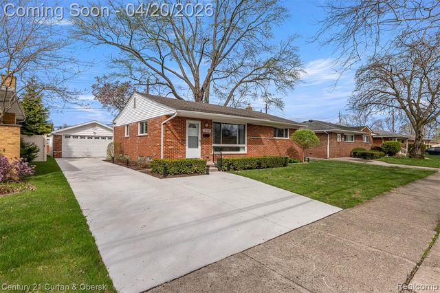 26388 Ann Arbor Trail, Dearborn Heights, MI 48127