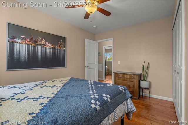 26388 Ann Arbor Trail, Dearborn Heights, MI 48127