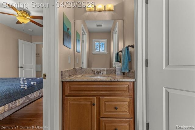 26388 Ann Arbor Trail, Dearborn Heights, MI 48127