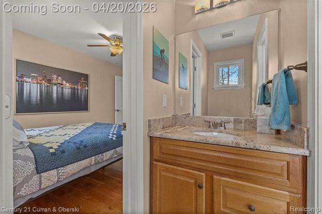 26388 Ann Arbor Trail, Dearborn Heights, MI 48127