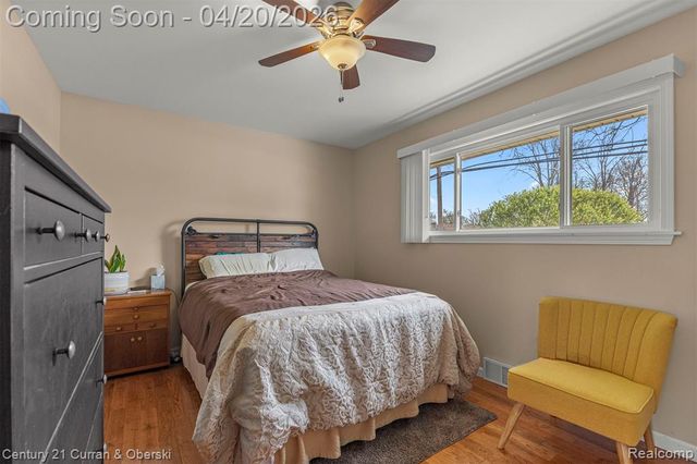 26388 Ann Arbor Trail, Dearborn Heights, MI 48127