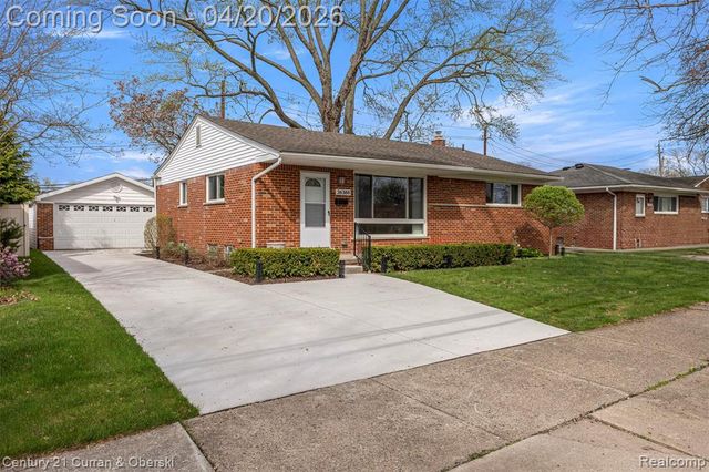 26388 Ann Arbor Trail, Dearborn Heights, MI 48127