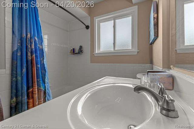 26388 Ann Arbor Trail, Dearborn Heights, MI 48127