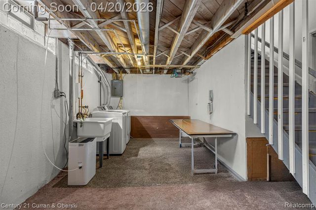 26388 Ann Arbor Trail, Dearborn Heights, MI 48127