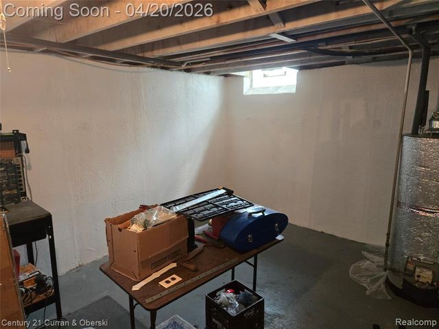 26388 Ann Arbor Trail, Dearborn Heights, MI 48127