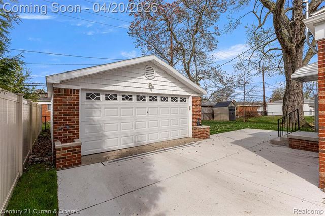 26388 Ann Arbor Trail, Dearborn Heights, MI 48127