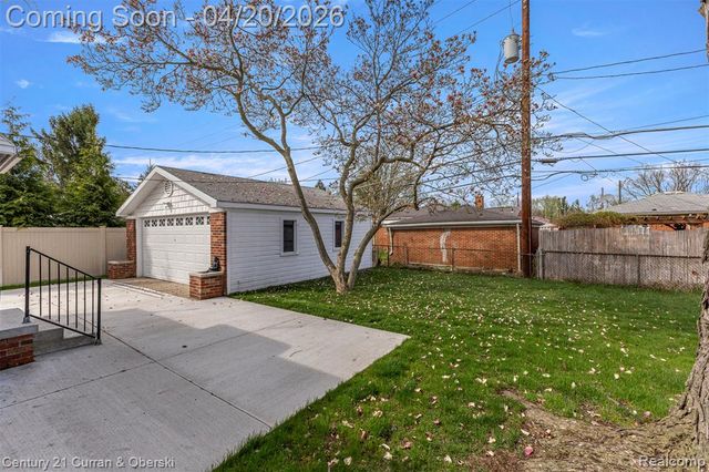 26388 Ann Arbor Trail, Dearborn Heights, MI 48127