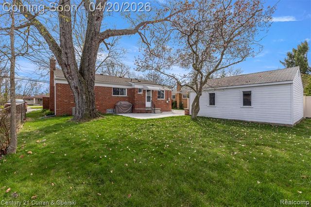 26388 Ann Arbor Trail, Dearborn Heights, MI 48127