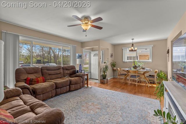 26388 Ann Arbor Trail, Dearborn Heights, MI 48127