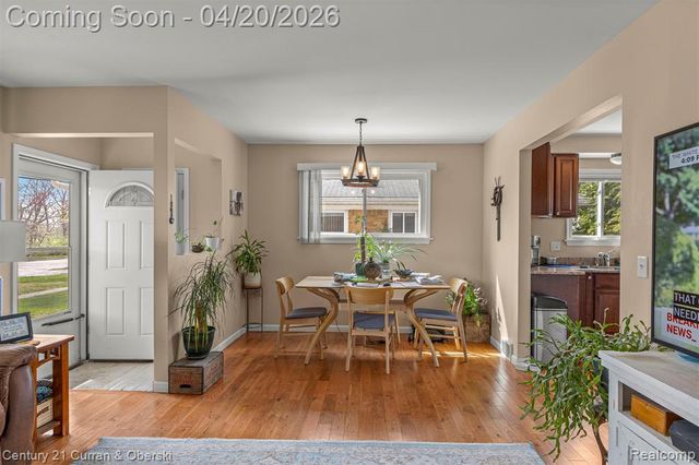 26388 Ann Arbor Trail, Dearborn Heights, MI 48127