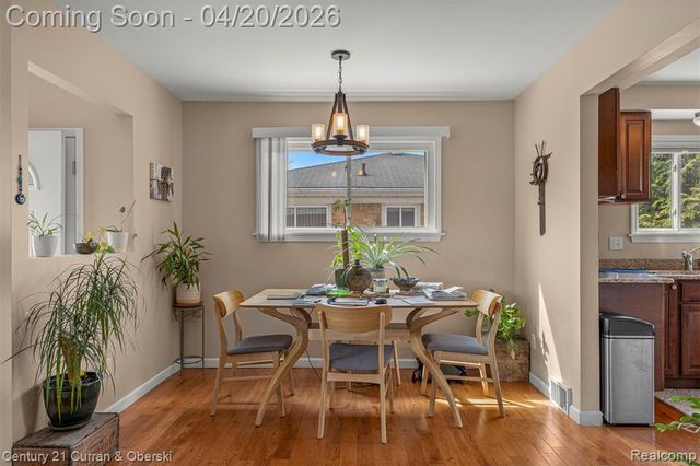 26388 Ann Arbor Trail, Dearborn Heights, MI 48127