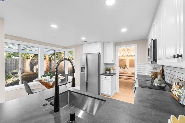 349 Oak Glen Dr, Oakley, CA 94561