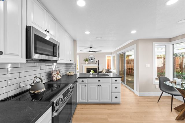 349 Oak Glen Dr, Oakley, CA 94561