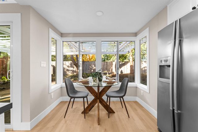 349 Oak Glen Dr, Oakley, CA 94561