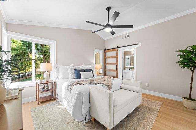 349 Oak Glen Dr, Oakley, CA 94561