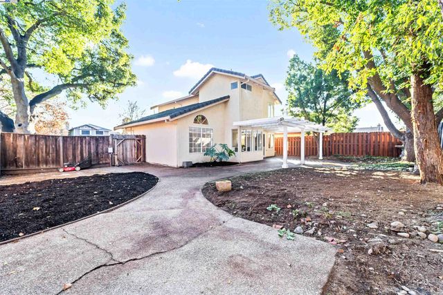 349 Oak Glen Dr, Oakley, CA 94561