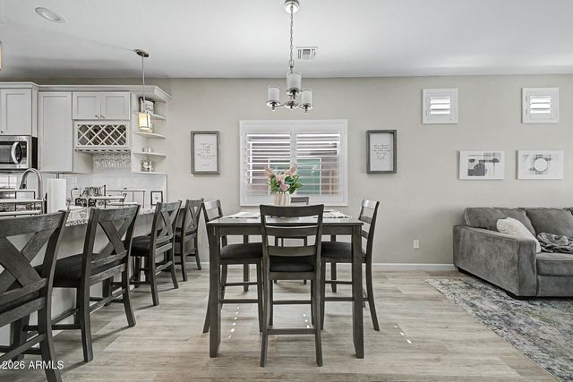 524 W HARWELL Road, Phoenix, AZ 85041