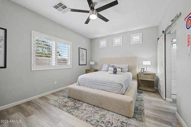 524 W HARWELL Road, Phoenix, AZ 85041