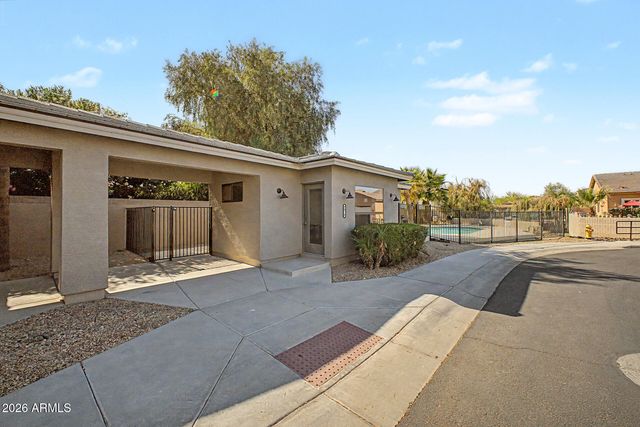 524 W HARWELL Road, Phoenix, AZ 85041