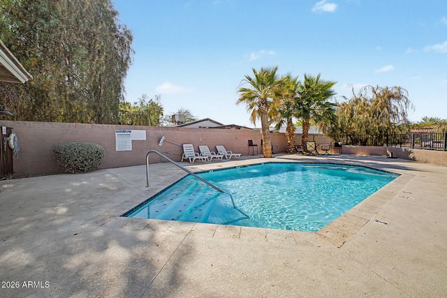 524 W HARWELL Road, Phoenix, AZ 85041