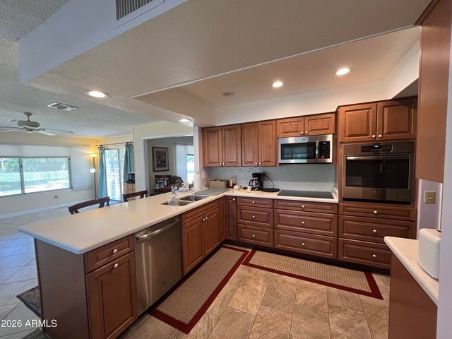 17652 N DEL WEBB Boulevard, Sun City, AZ 85373