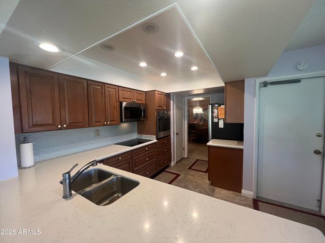 17652 N DEL WEBB Boulevard, Sun City, AZ 85373
