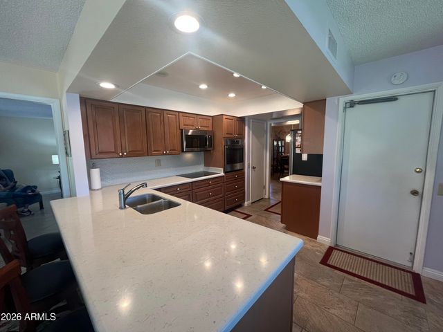 17652 N DEL WEBB Boulevard, Sun City, AZ 85373