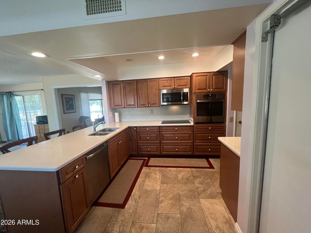 17652 N DEL WEBB Boulevard, Sun City, AZ 85373
